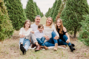 Festive family photo session at Dewberry Farm near Houston for holiday cards.